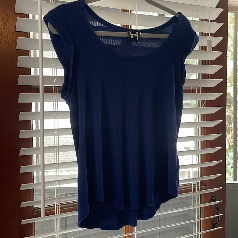 Loose fit blue cap sleeve top